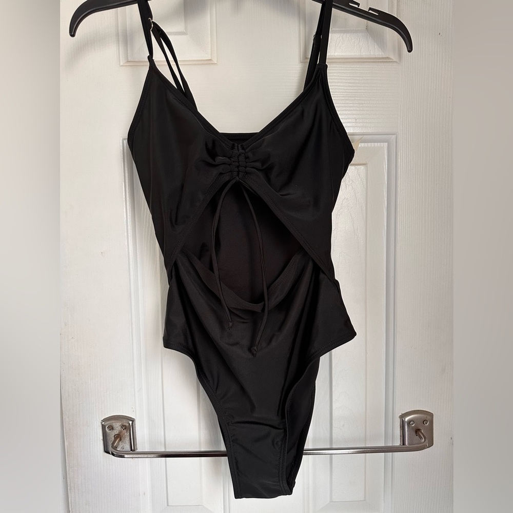 NWT Aeropostale bathing suit with front cut out